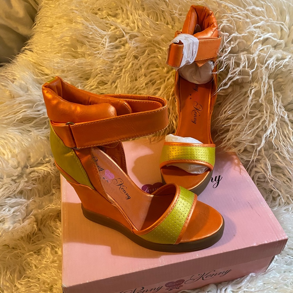 Penny loves Kenny “Captive” 👠 Heels